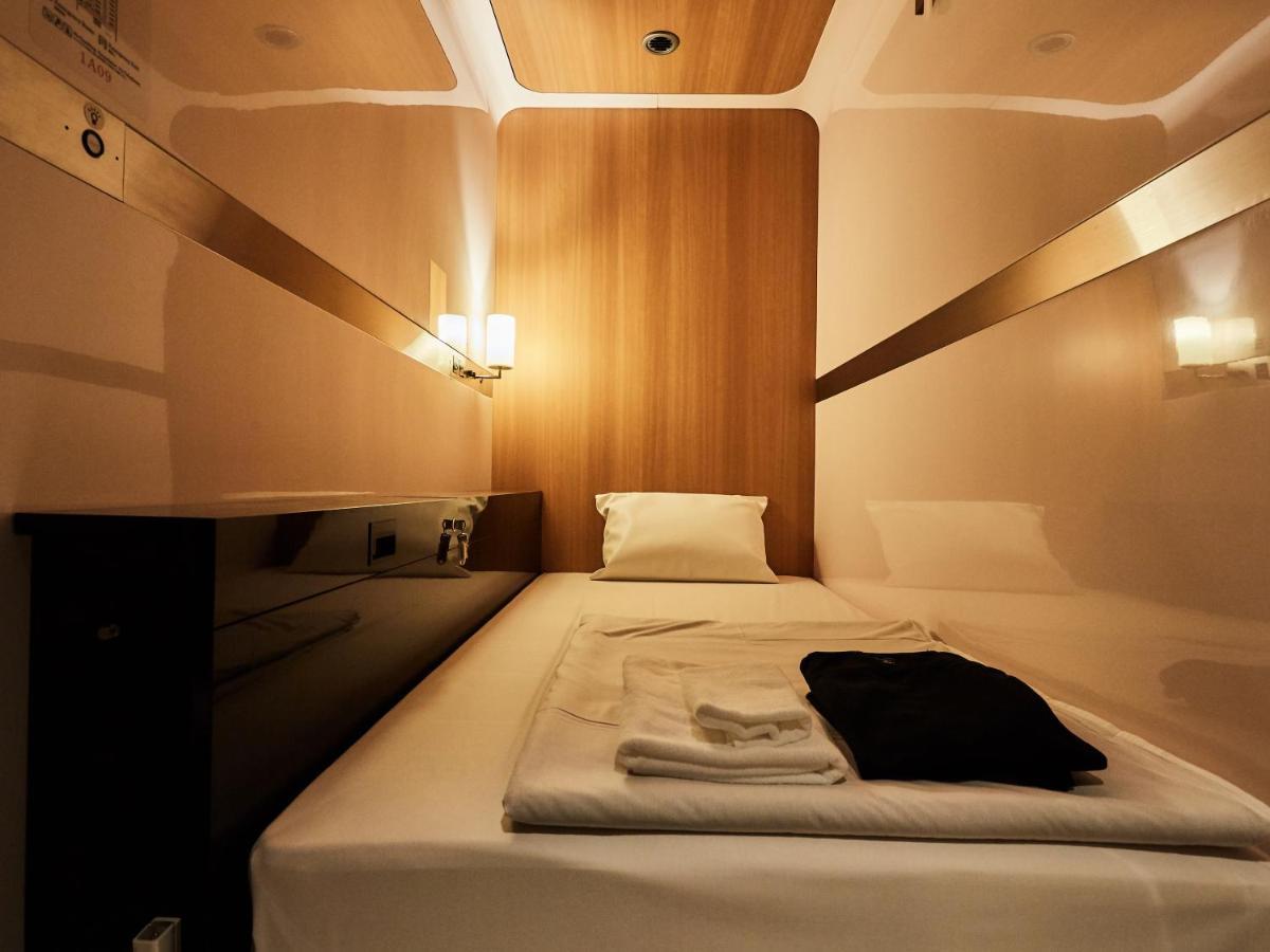 First Cabin Nishi Umeda Osaka Esterno foto